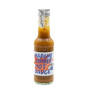 Fruitslagers Madame Gember hot sauce met Madame Jeanette